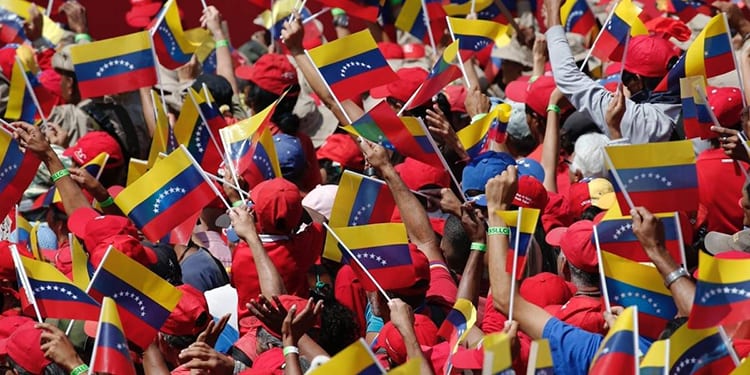 Países europeos aumentan la presión a un desafiante Maduro