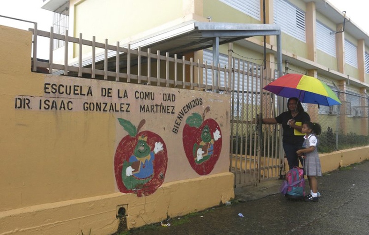Cae 44% inscripción en escuelas de Puerto Rico