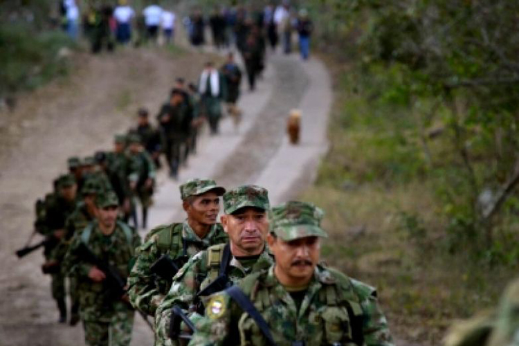 El Salvador ordena capturas por muerte de militares de EEUU