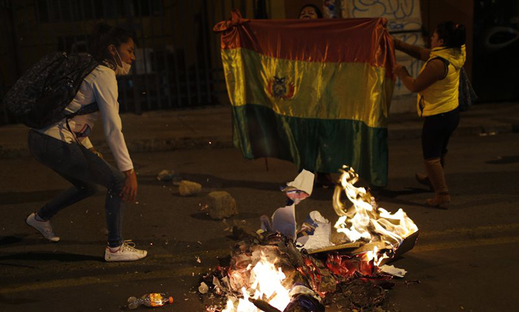 Disturbios tras ventaja de Morales en conteo rápido