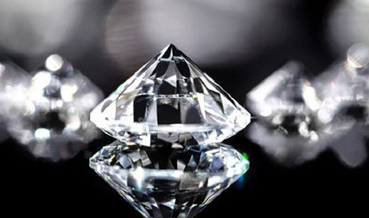 Roban diamante de 1,84 millones en feria de joyería en Japón