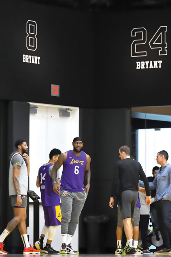 Lakers regresan a entrenar, aún enlutados por Bryant