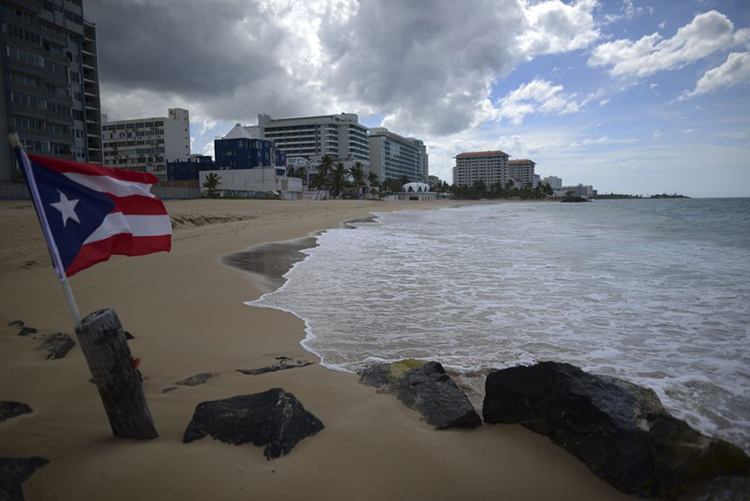 Puerto Rico reabrirá playas y gimnasios luego de 3 meses de encierro
