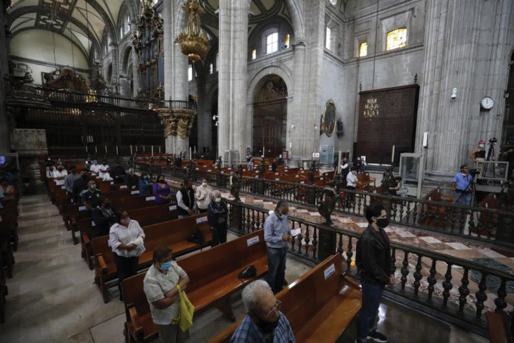 Reabren muchos templos católicos en la Ciudad de México