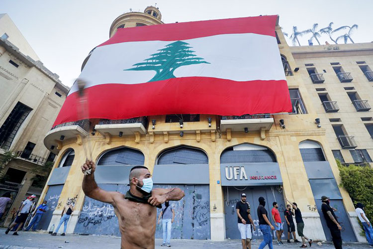 Donantes exigen cambios antes que fondos para Beirut