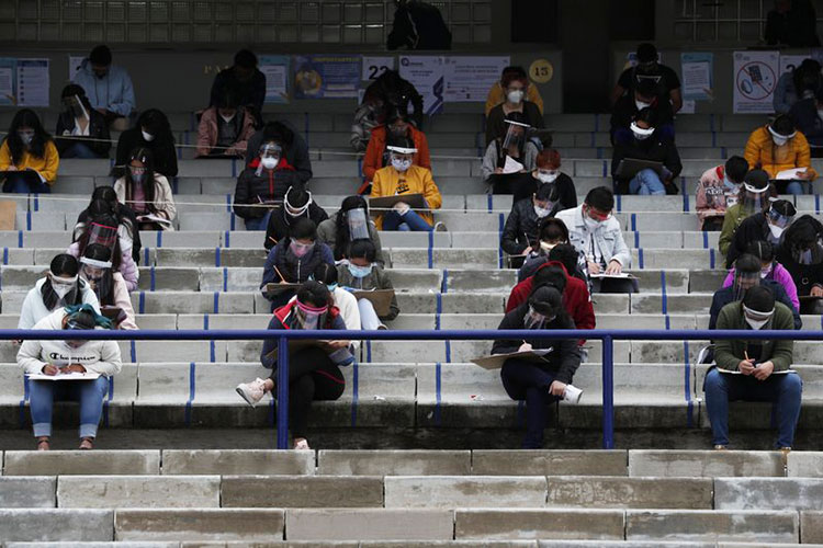 Realizan examen de ingreso a la UNAM pese a pandemia