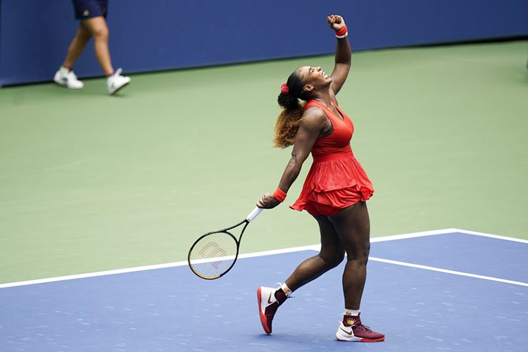 Serena Williams remonta y avanza a semis en el US Open