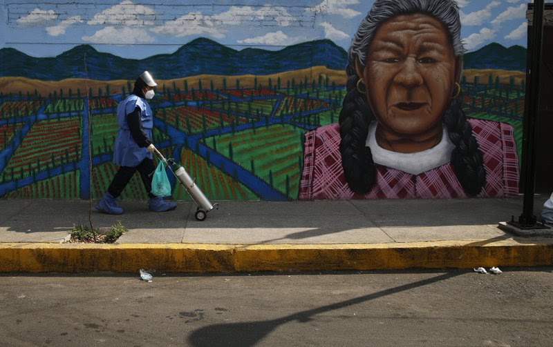 México reporta récord de muertes por COVID-19 en un día