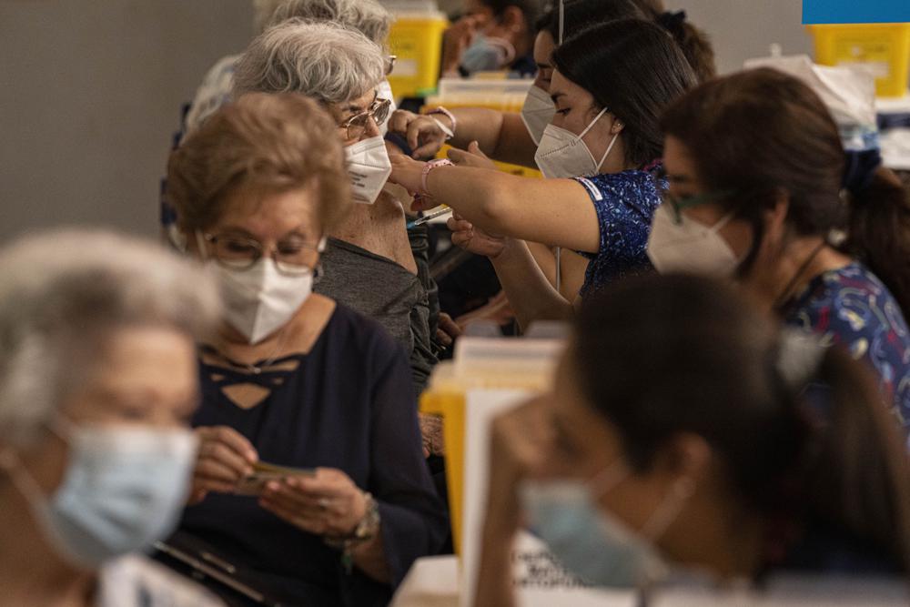 Chile inicia aplicación masiva de cuarta dosis contra COVID
